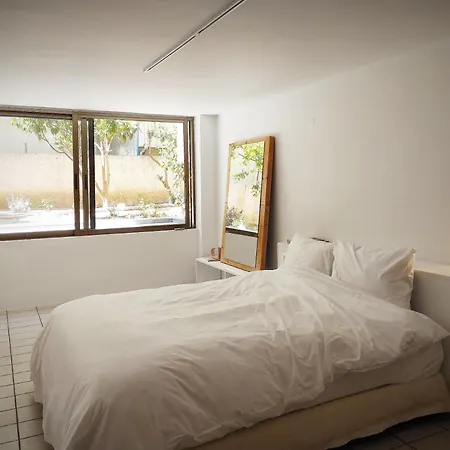 αρχιτεκτονικό Loft με ιδιωτικό κήπο